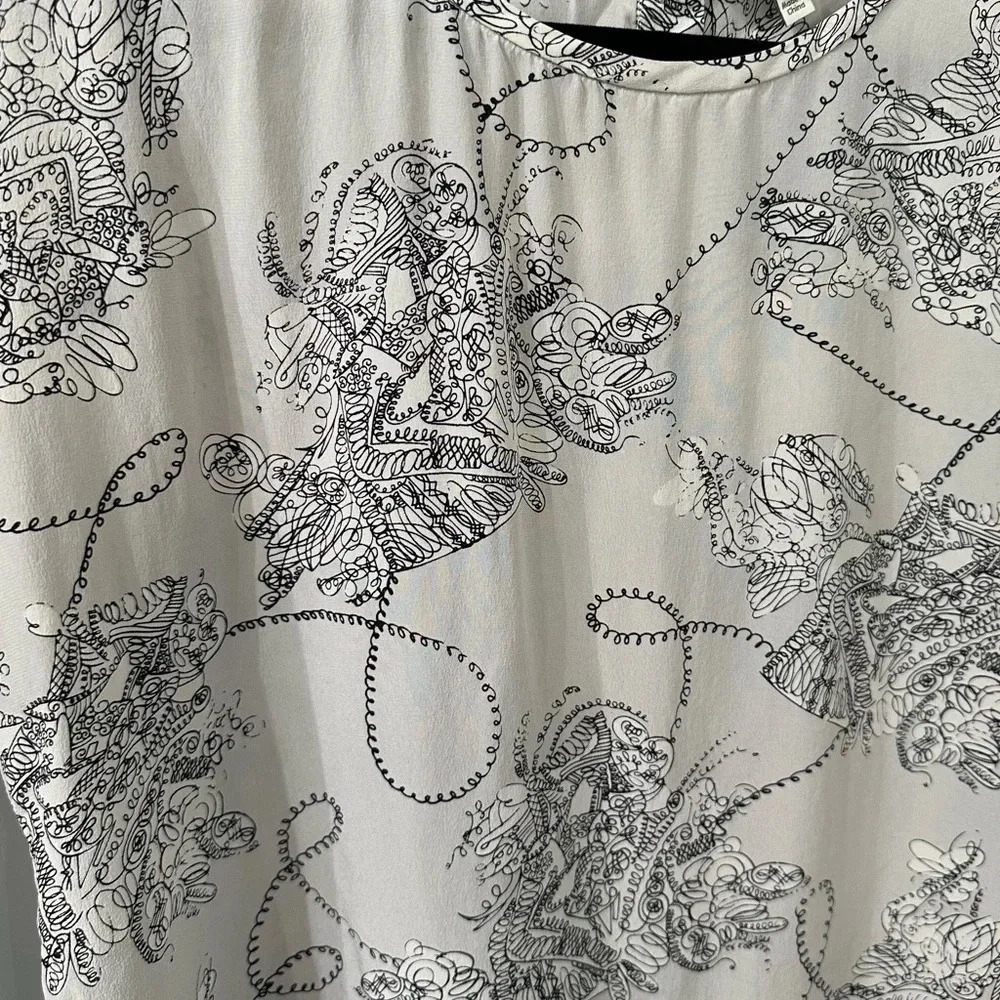 Joie Gray Blouse Short Sleeve Flowly Black Abstract Floral Design Size Small - Picture 2 of 5